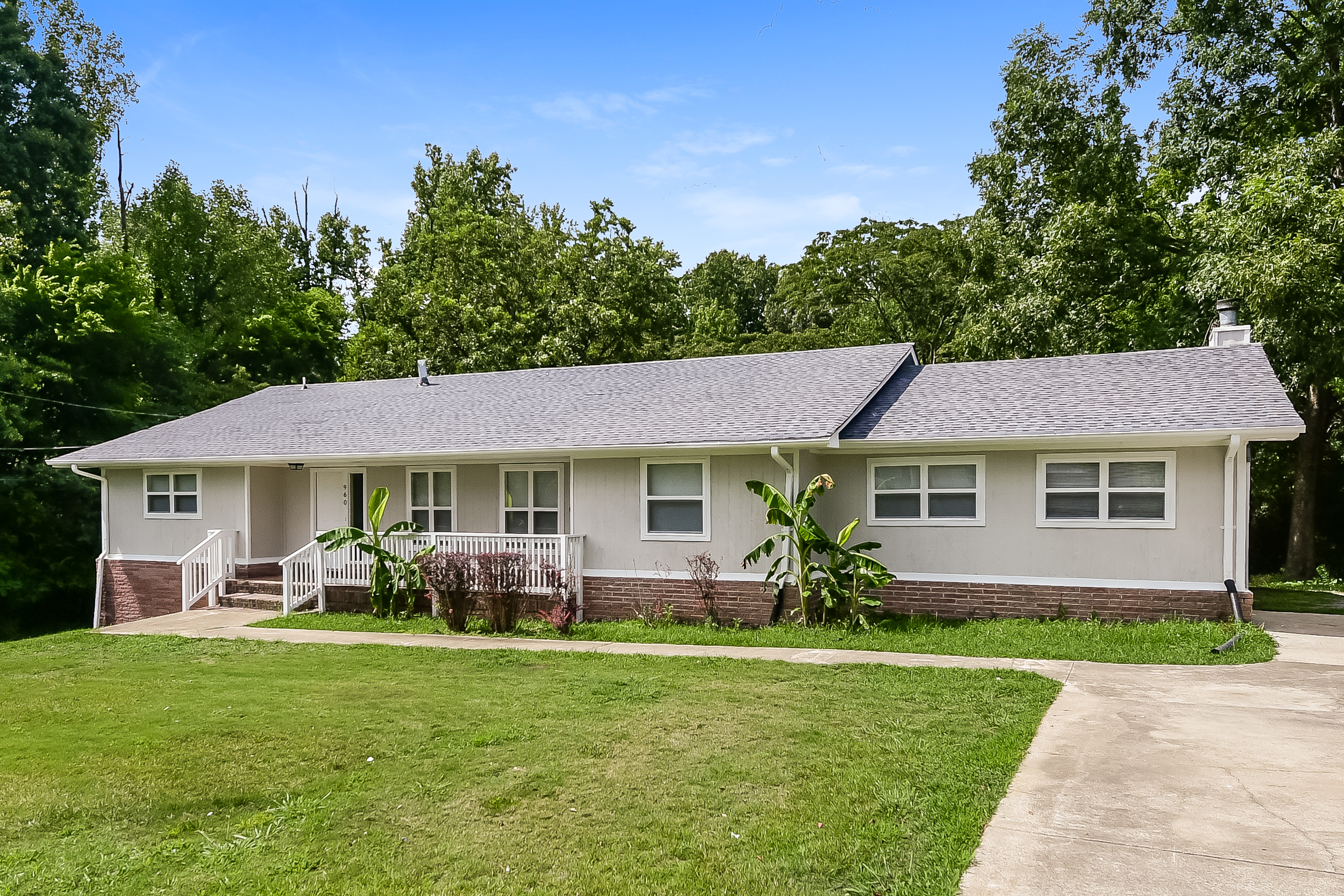 960 5th St Pleasant Grove, AL 35127